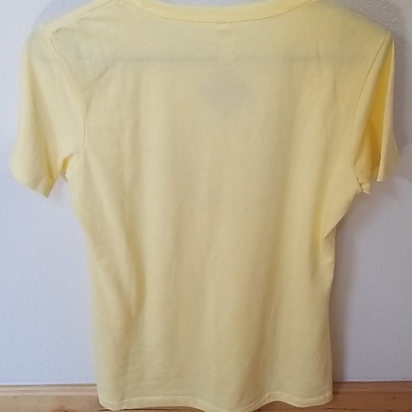 ๐๏ธ Yellow Graphic Tee - Picture 4 of 5